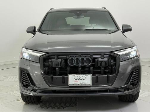 2025 Audi Q7 45 Premium Plus