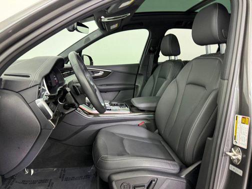 2025 Audi Q7 45 Premium Plus