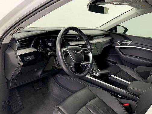 2021 Audi e-tron Premium