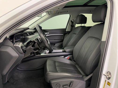 2021 Audi e-tron Premium