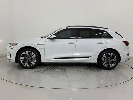 2021 Audi e-tron Premium