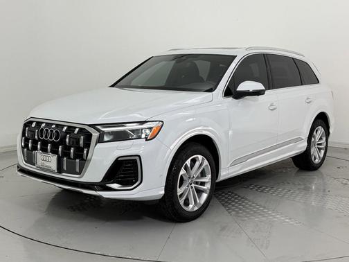 2025 Audi Q7 55 Premium Plus