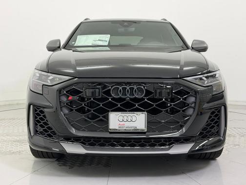 Mythos Black Metallic 2026 Audi RS Q8 4.0T