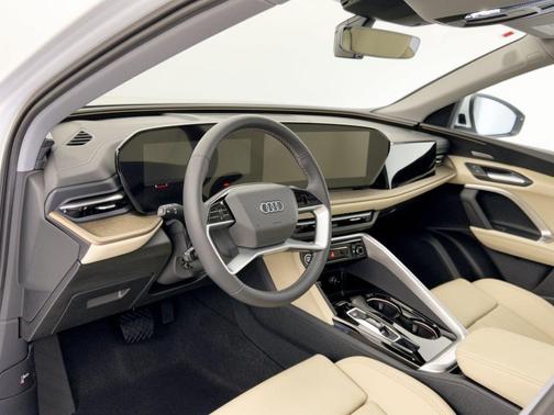 Glacier White Metallic 2026 Audi Q5 Premium Plus TFSI quattro S tronic