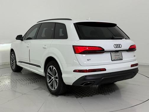 2026 Audi Q7 55 Premium