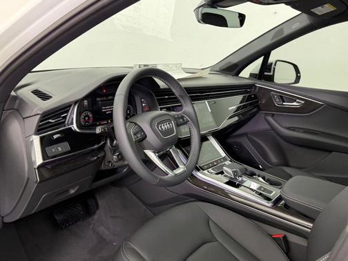 2026 Audi Q7 55 Premium