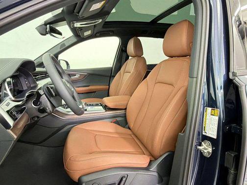 Waitomo Blue Metallic 2026 Audi Q7 55 Premium Plus