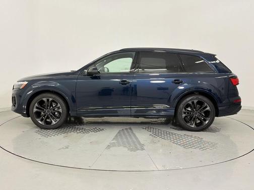 Waitomo Blue Metallic 2026 Audi Q7 55 Premium Plus