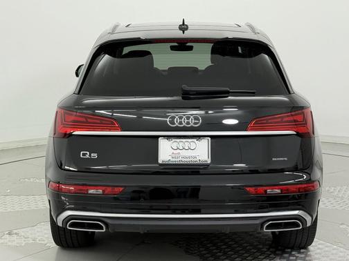 2022 Audi Q5 45 S line Premium Plus