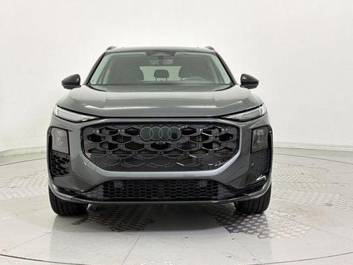 Daytona Gray Pearl Effect 2026 Audi Q3 TFSI quattro S tronic