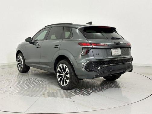 Daytona Gray Pearl Effect 2026 Audi Q3 TFSI quattro S tronic