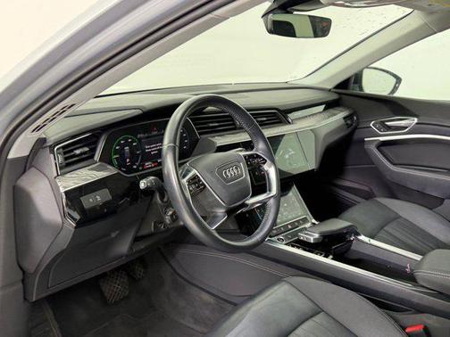 2021 Audi e-tron Premium