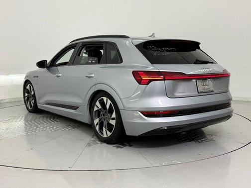 2021 Audi e-tron Premium