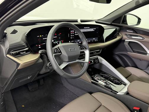 2025 Audi Q5 Premium Plus TFSI quattro S tronic