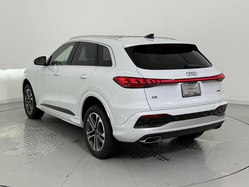 2025 Audi Q5 Premium