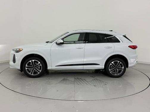2025 Audi Q5 Premium