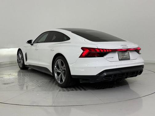 2023 Audi e-tron GT Premium Plus quattro