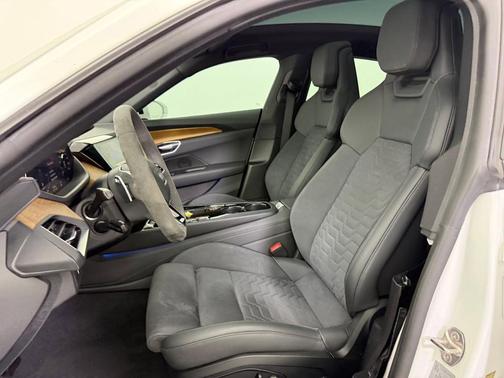 2023 Audi e-tron GT Premium Plus quattro