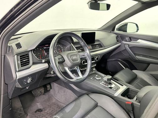 Brilliant Black 2020 Audi Q5 45 Premium