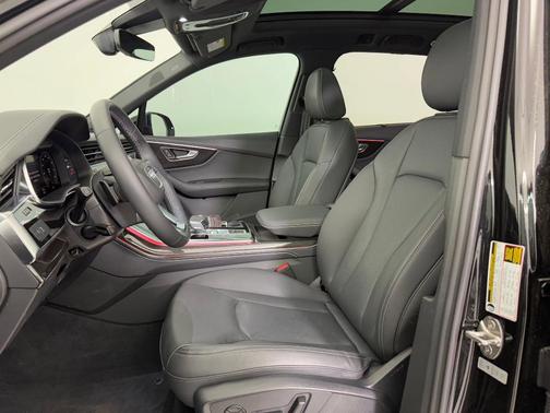 2025 Audi Q7 55 Premium Plus