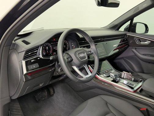 2025 Audi Q7 55 Premium Plus