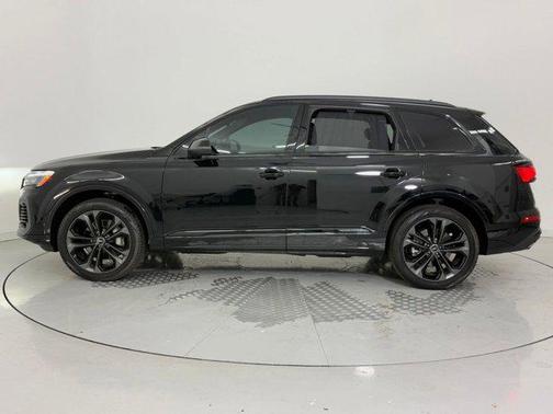 2025 Audi Q7 55 Premium Plus