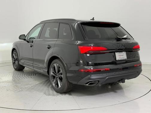 2026 Audi Q7 55 Premium Plus