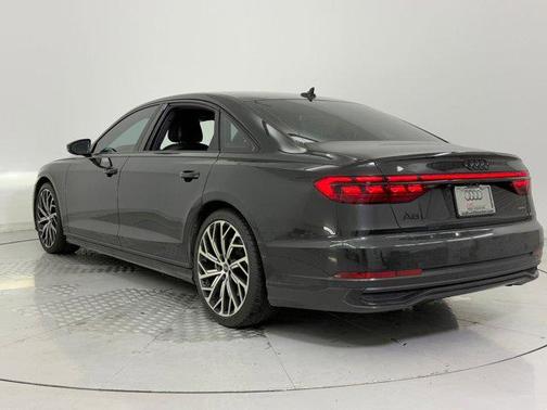 2022 Audi A8 L 55 TFSI quattro Tiptronic