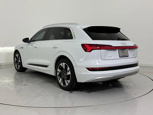 2022 Audi e-tron Premium
