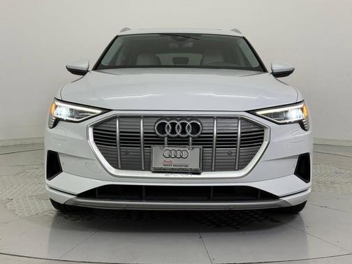 2022 Audi e-tron Premium