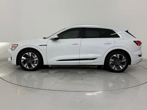 2022 Audi e-tron Premium