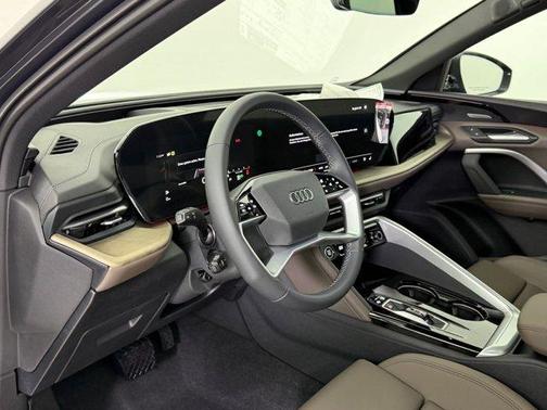 2025 Audi Q5 Premium Plus TFSI quattro S tronic