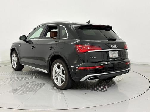Mythos Black Metallic 2022 Audi Q5 55 S line Premium Plus