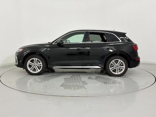 Mythos Black Metallic 2022 Audi Q5 55 S line Premium Plus