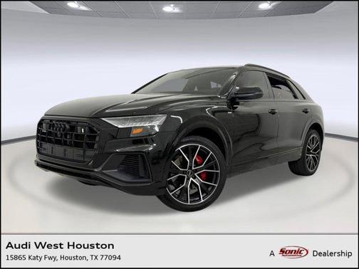 Mythos Black Metallic 2023 Audi Q8 55 Premium Plus
