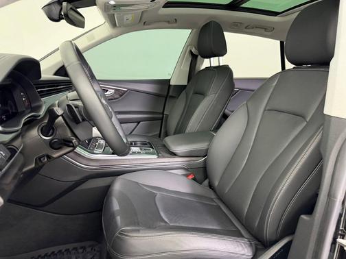 2023 Audi Q8 55 Premium Plus