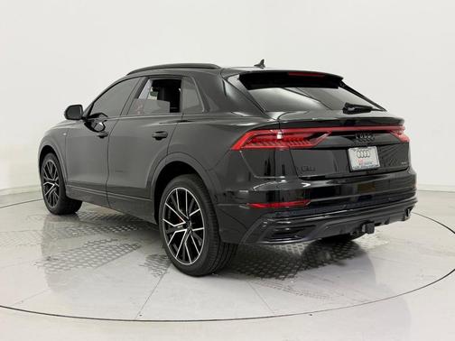 Mythos Black Metallic 2023 Audi Q8 55 Premium Plus