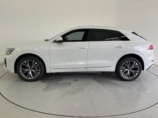 2025 Audi Q8 55 Premium