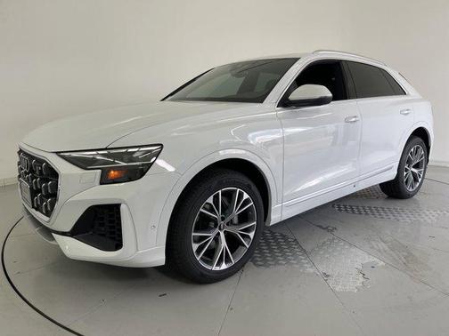 2025 Audi Q8 55 Premium