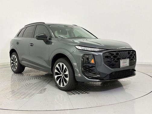 Daytona Gray Pearl Effect 2026 Audi Q3 TFSI quattro S tronic