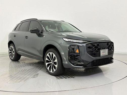 Daytona Gray Pearl Effect 2026 Audi Q3 TFSI quattro S tronic