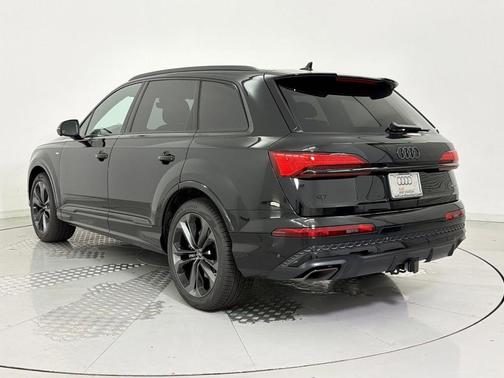 Mythos Black Metallic 2026 Audi Q7 55 Premium Plus
