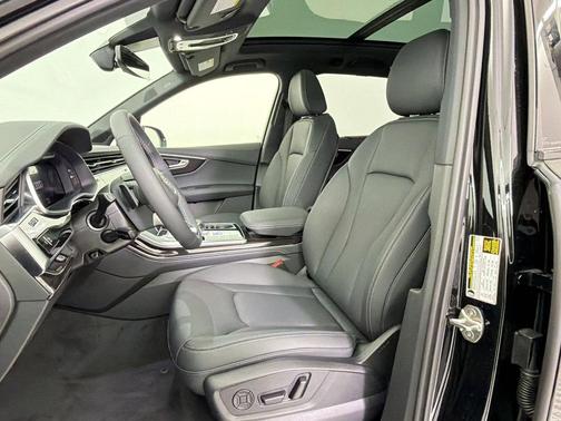 Mythos Black Metallic 2026 Audi Q7 55 Premium Plus