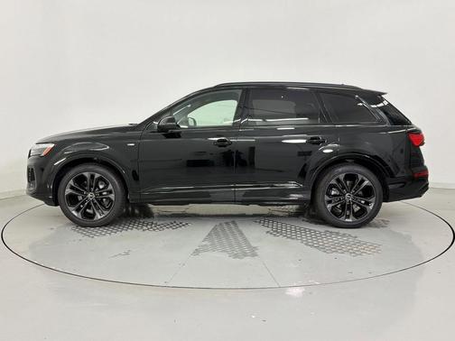 Mythos Black Metallic 2026 Audi Q7 55 Premium Plus