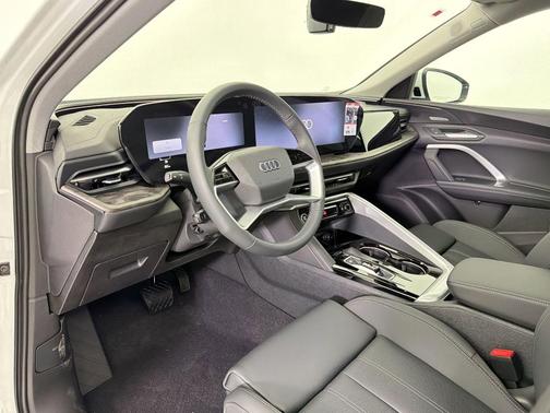 Glacier White Metallic 2026 Audi Q5 Sportback Premium Plus TFSI quattro S tronic