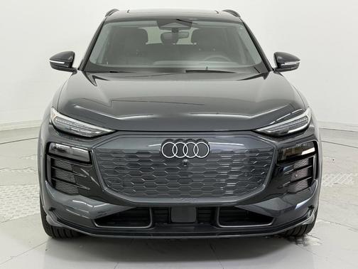 2025 Audi Q6 e-tron Premium Plus quattro
