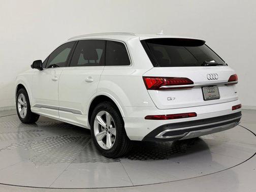 2022 Audi Q7 45 Premium Plus