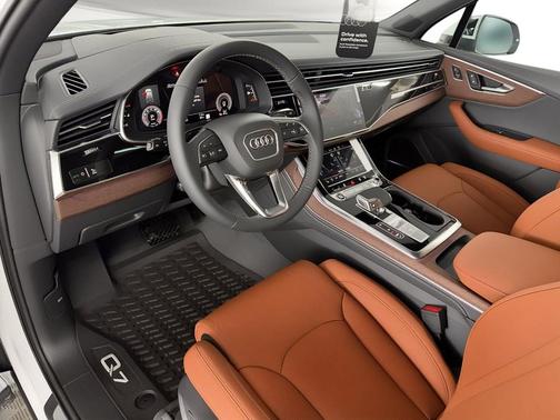 Glacier White Metallic 2026 Audi Q7 55 Prestige