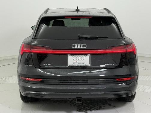 2021 Audi e-tron Premium