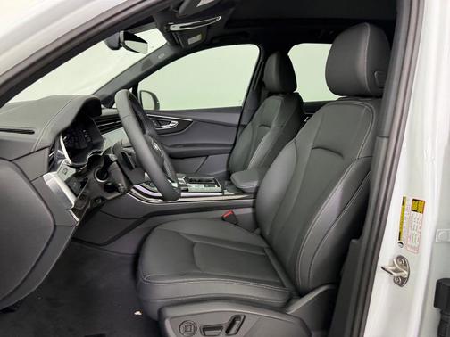 2026 Audi Q7 45 Premium